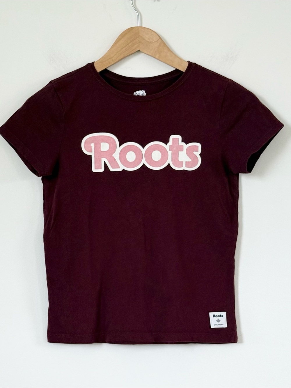 Roots Canada Kid Burgundy Maroon Short Sleeve T-Shirt Pink Spellout Small size L